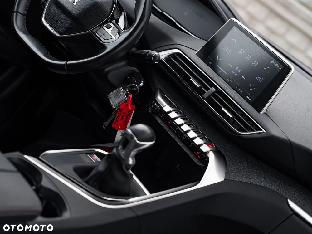 Peugeot 3008 1.5 BlueHDi Allure S&S - 18