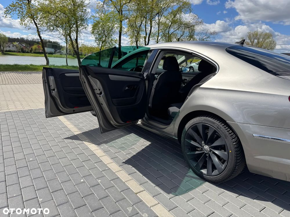 Volkswagen Passat CC - 12