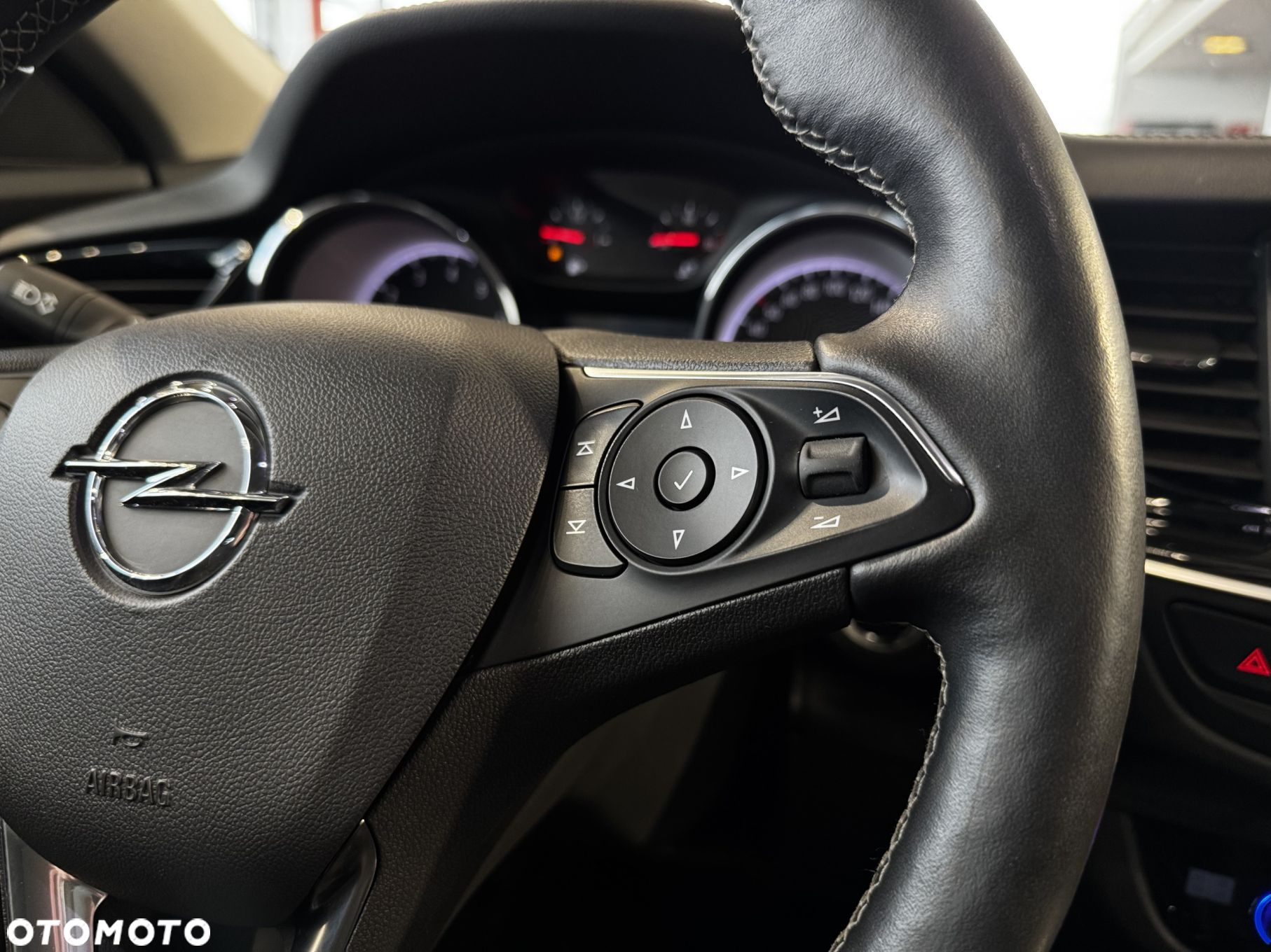 Opel Insignia - 17