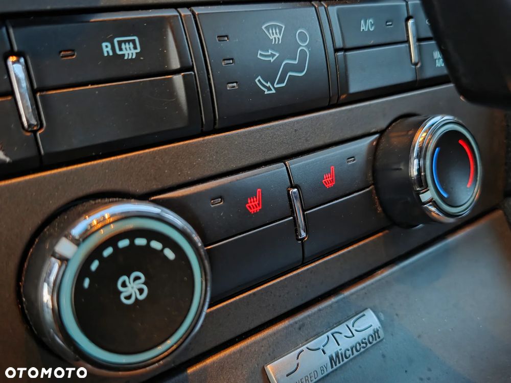 Ford Mustang - 25