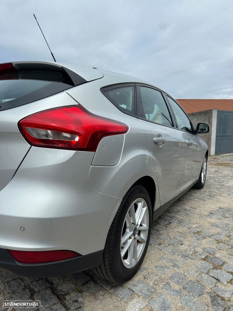 Ford Focus 1.5 TDCi ST-Line - 17