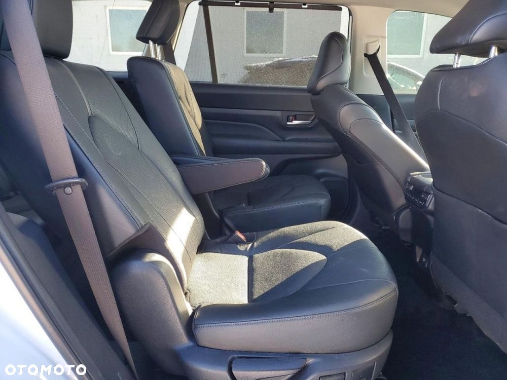 Toyota Grand Highlander - 10