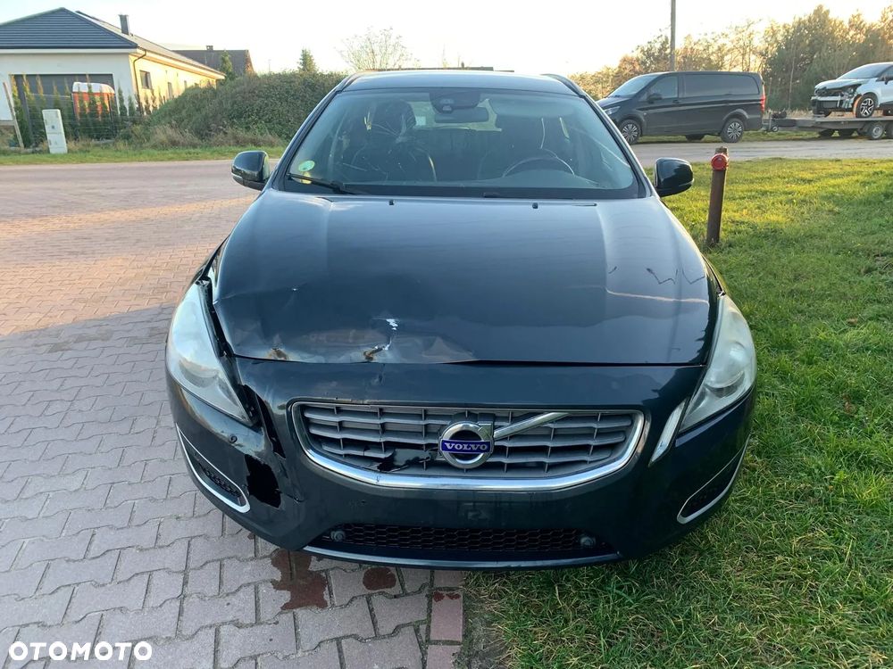 Volvo V60 D2 Momentum - 2