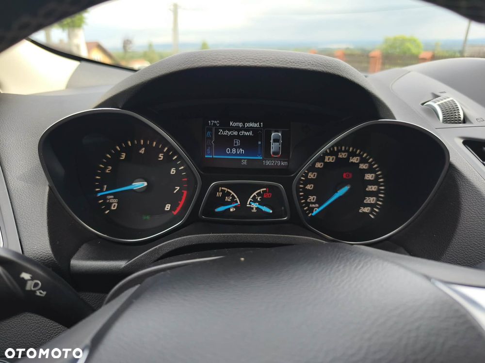 Ford Kuga 1.5 EcoBoost 2x4 Titanium - 16
