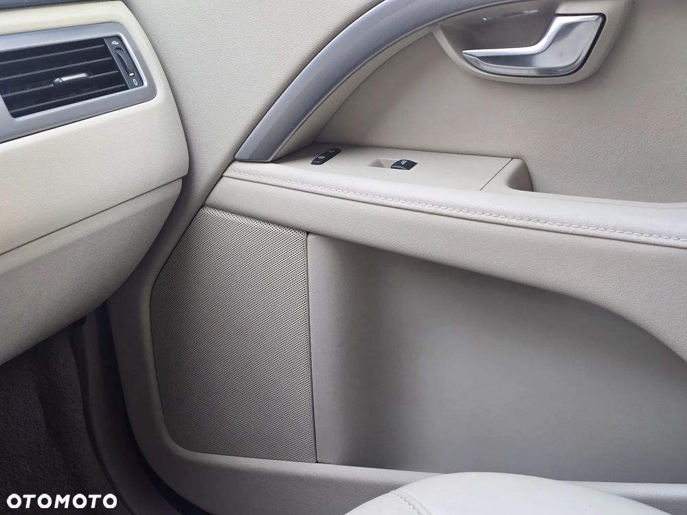 Volvo V70 D2 Summum - 18