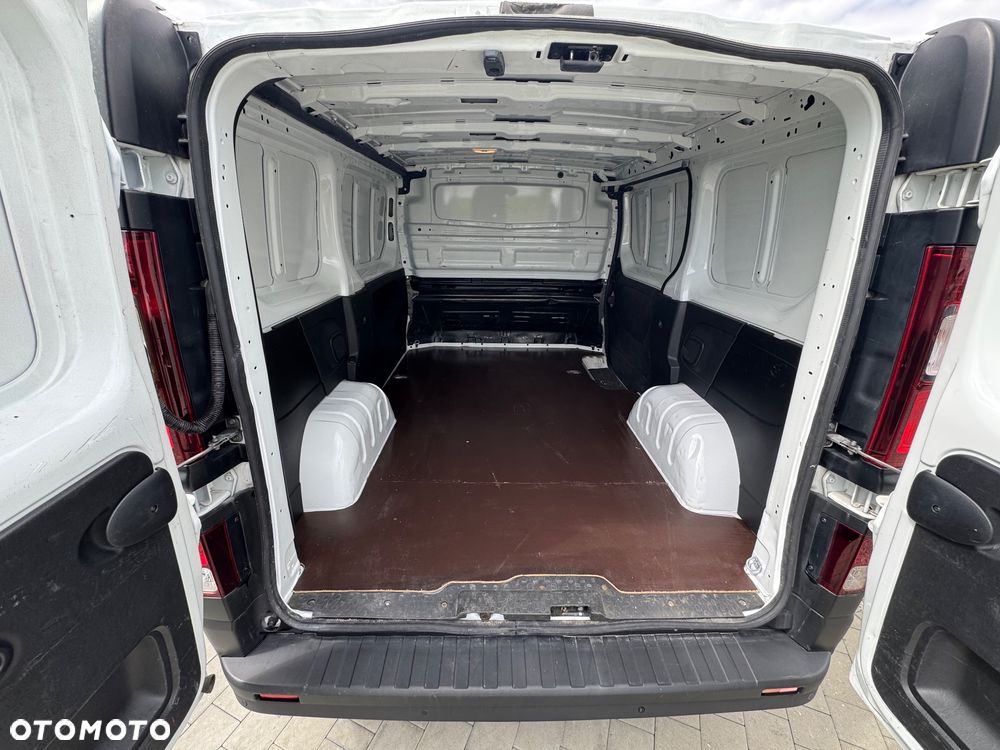 Opel Vivaro - 19