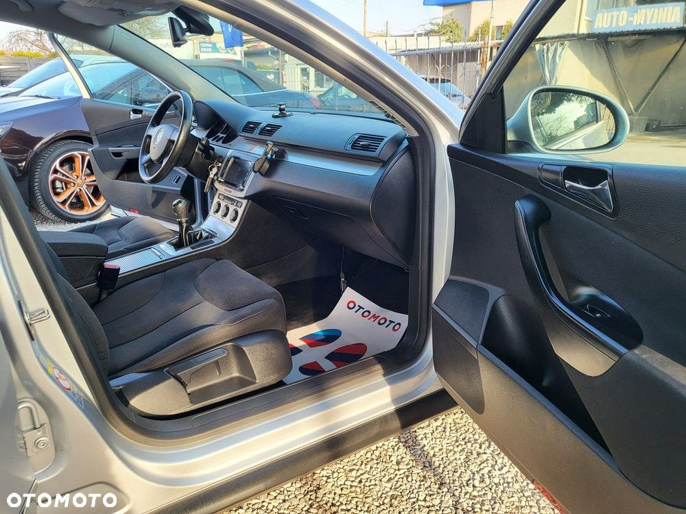 Volkswagen Passat - 20