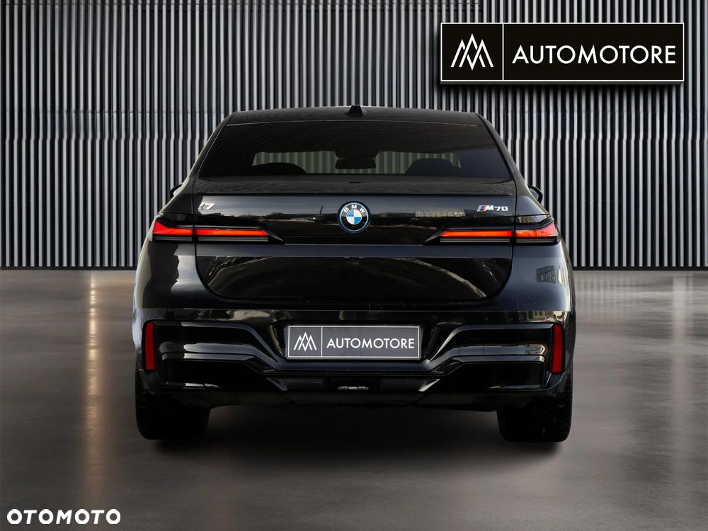 BMW i7 - 7