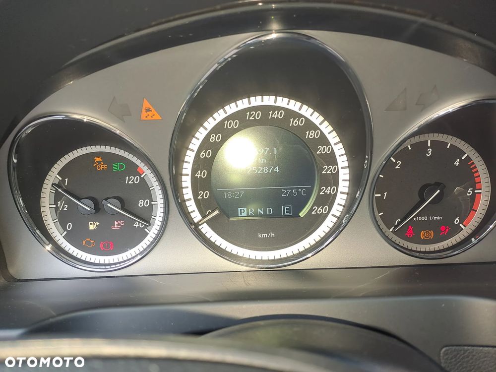 Mercedes-Benz Klasa C 200 T CDI DPF Automatik BlueEFFICIENCY Avantgarde - 17