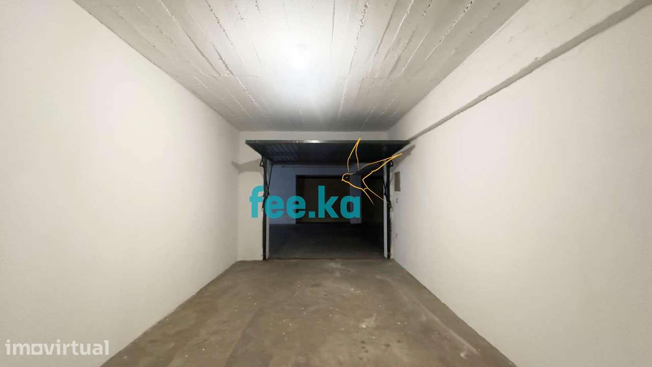 Garagem com Eletricidade - Grande imagem: 4/14