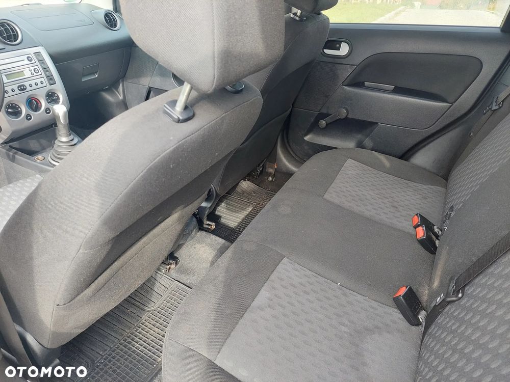 Ford Fiesta 1.4 - 13