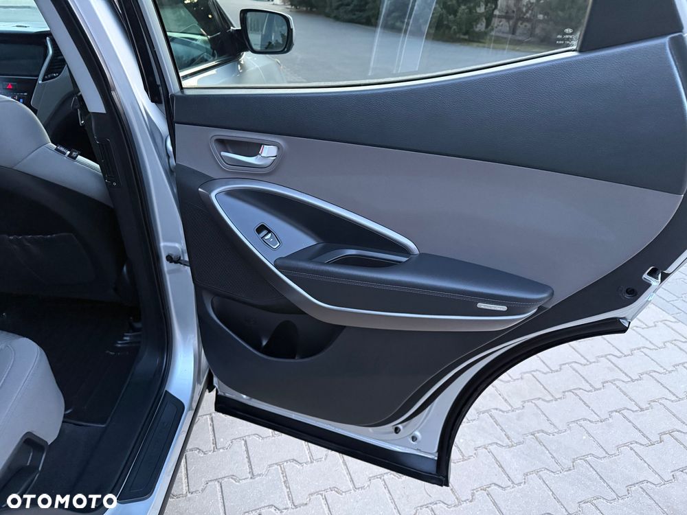 Hyundai Santa Fe 2.4 Sport Utility - 18