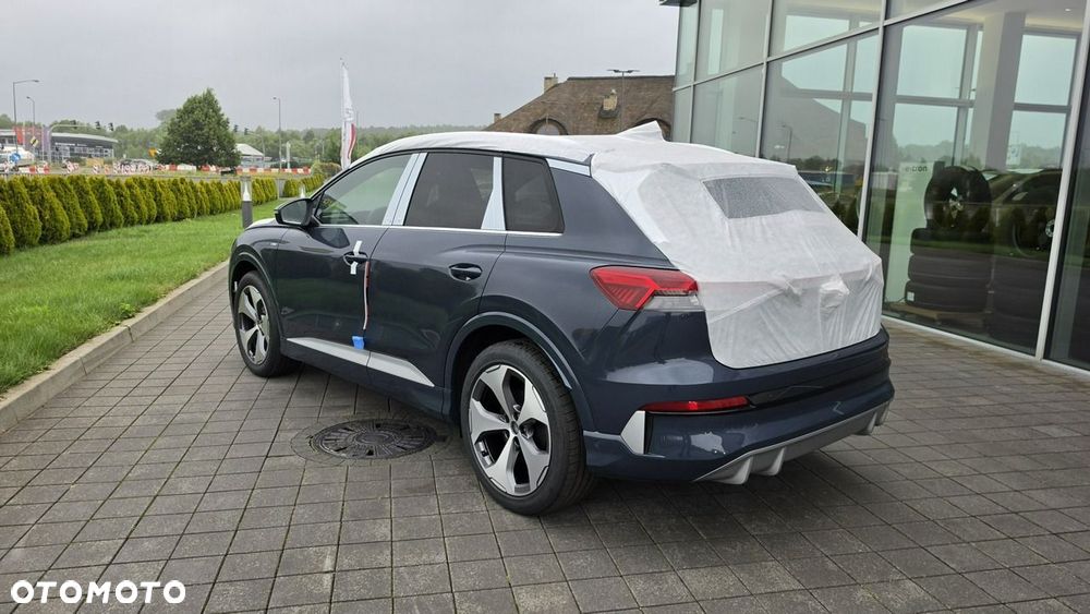 Audi Q4 e-tron - 4