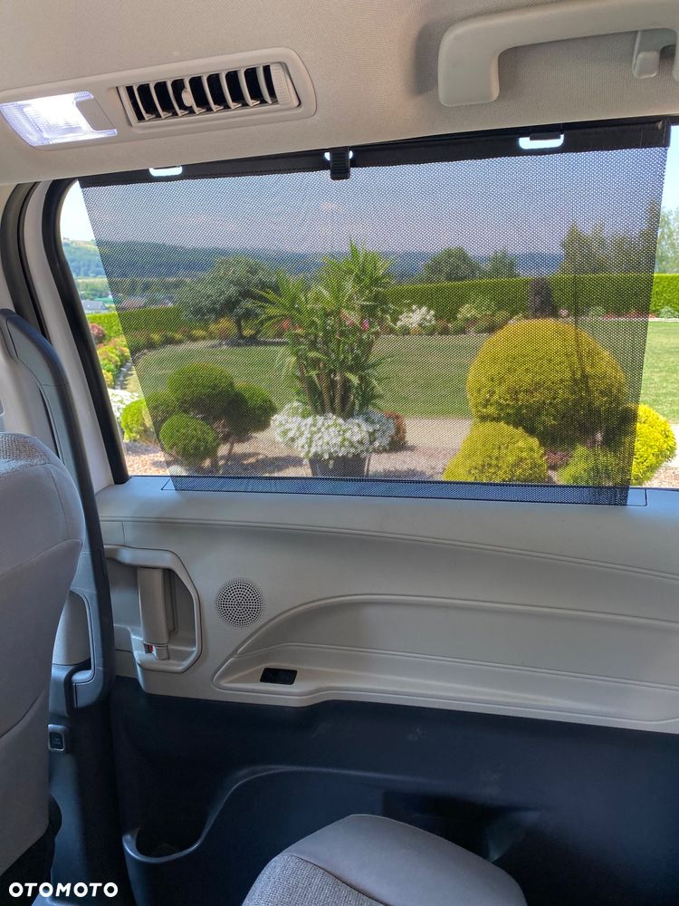Toyota Sienna - 10