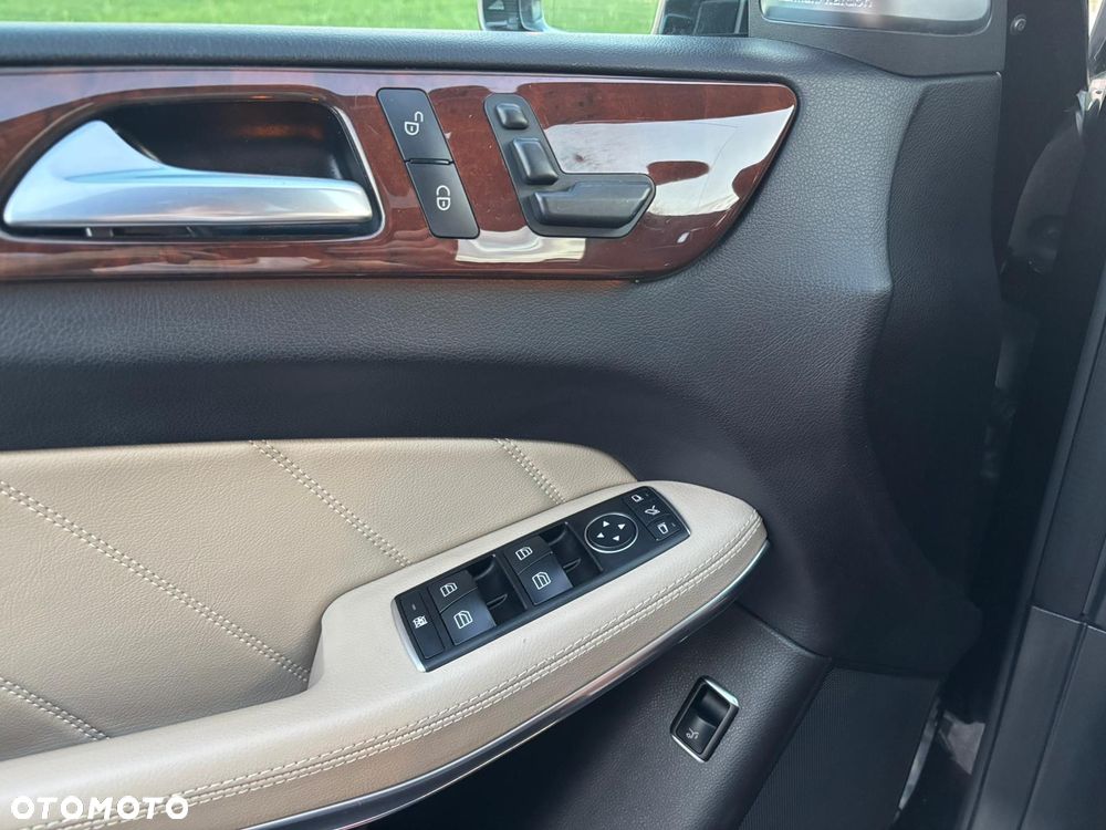 Mercedes-Benz GL 350 BlueTEC 4-Matic - 15