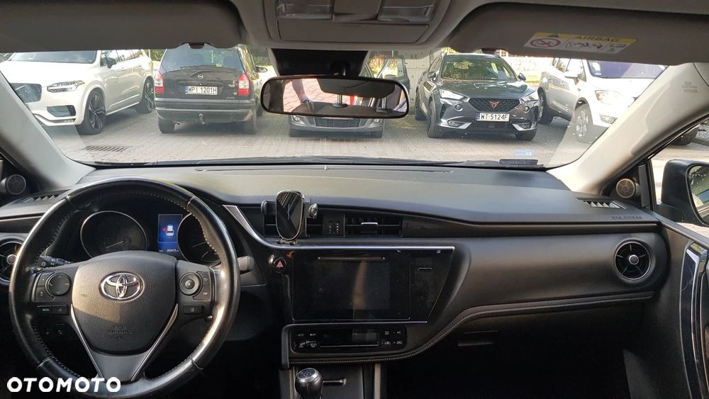 Toyota Auris 1.6 Premium - 2