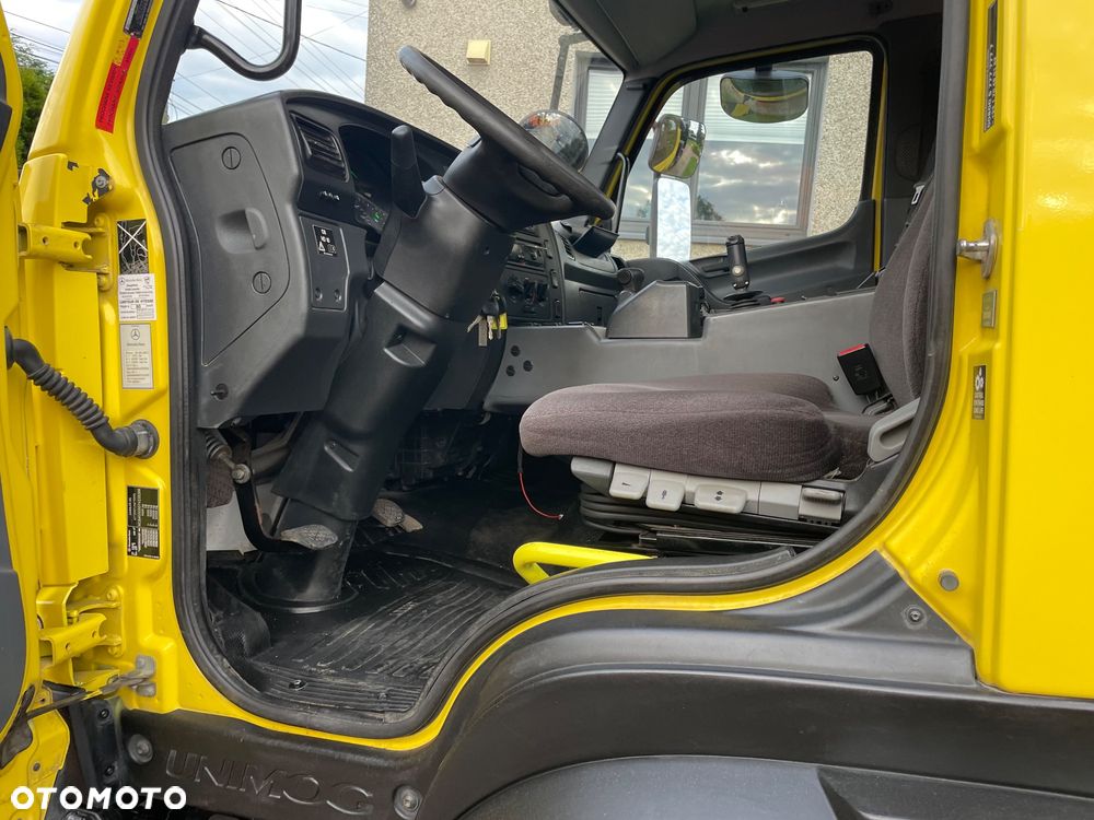 Mercedes-Benz Unimog u 20  pojazd specjalny traktor rolniczy wywrotka pojazd komunalny zimowego utrzymania dróg - 24