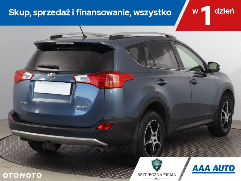 Toyota RAV4 - 6