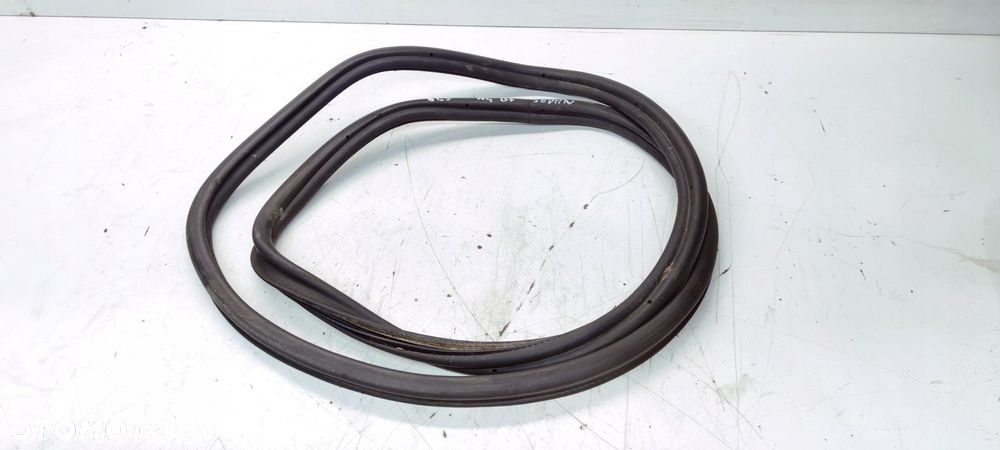 USZCZELKA KLAPY BAGAŻNIKA AUDI A4 B7 SEDAN 8E5827705 - 1