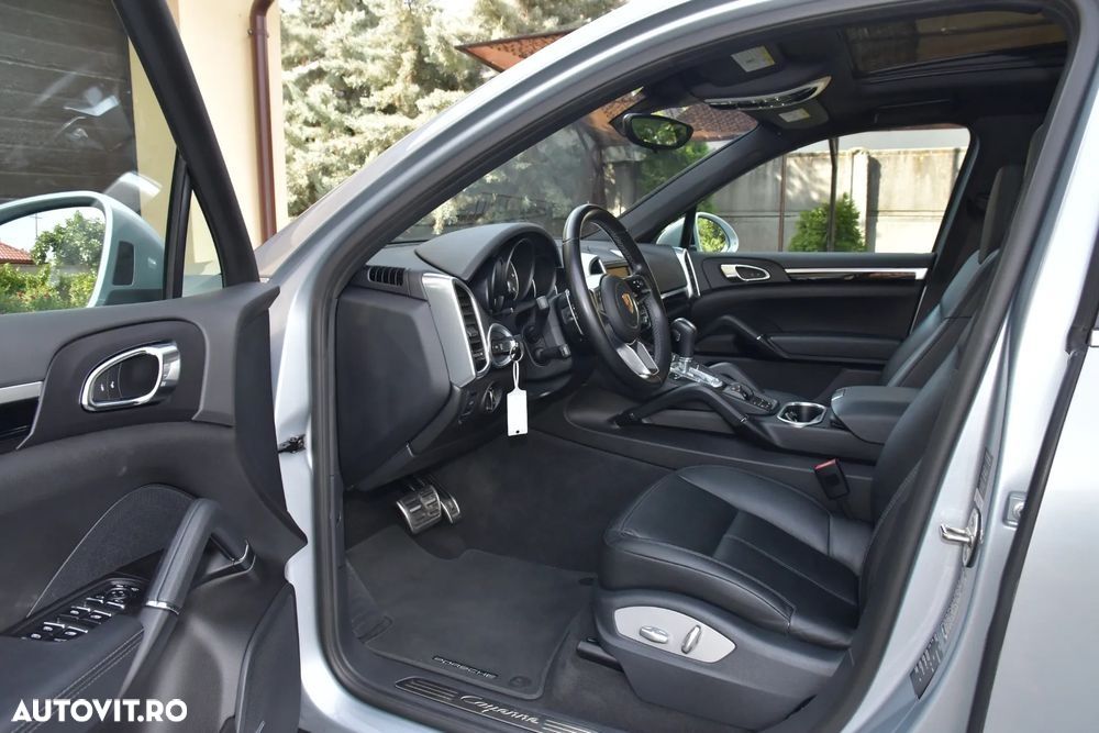 Porsche Cayenne - 14