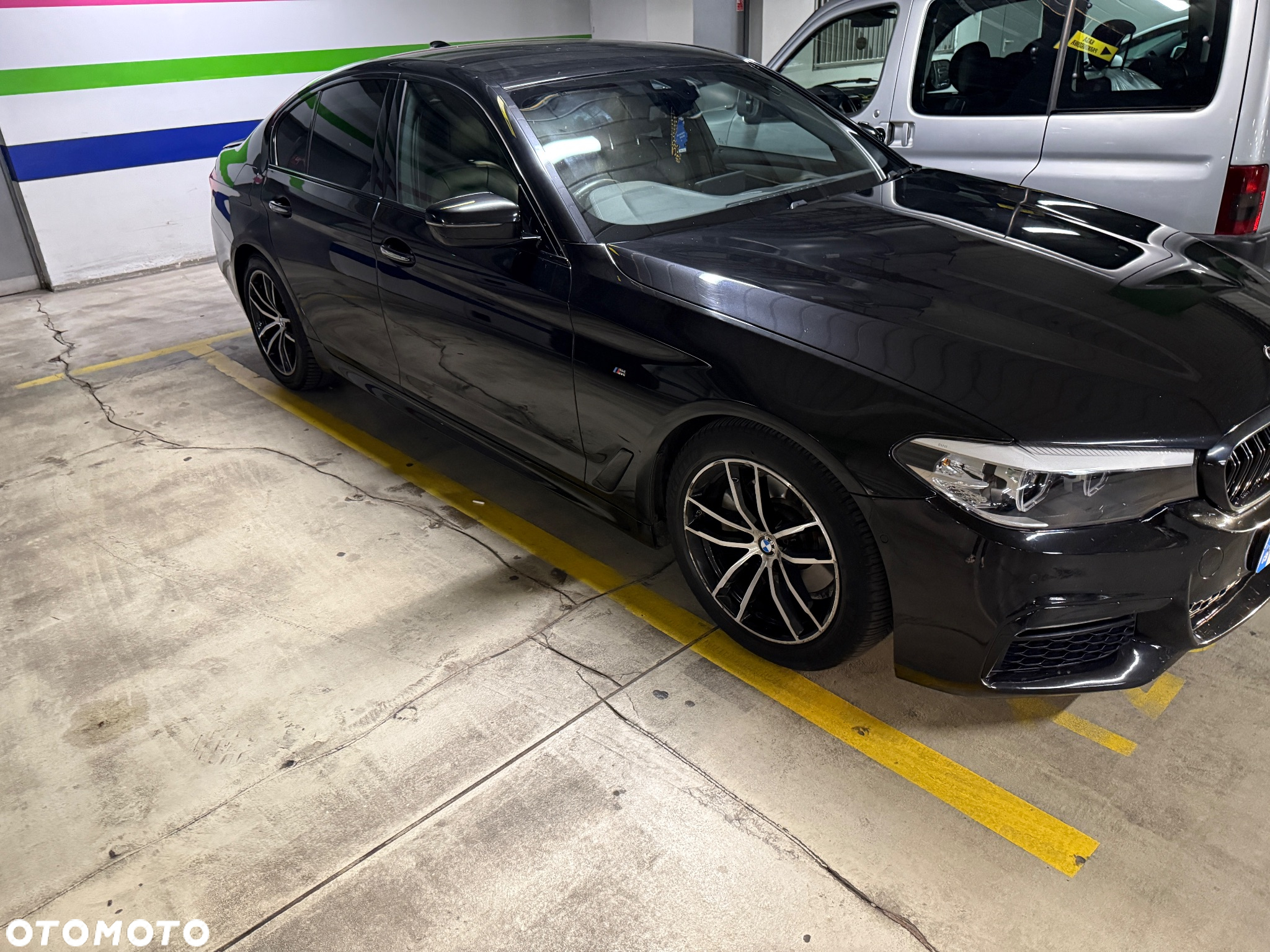 BMW Seria 5 520d M Sport - 6