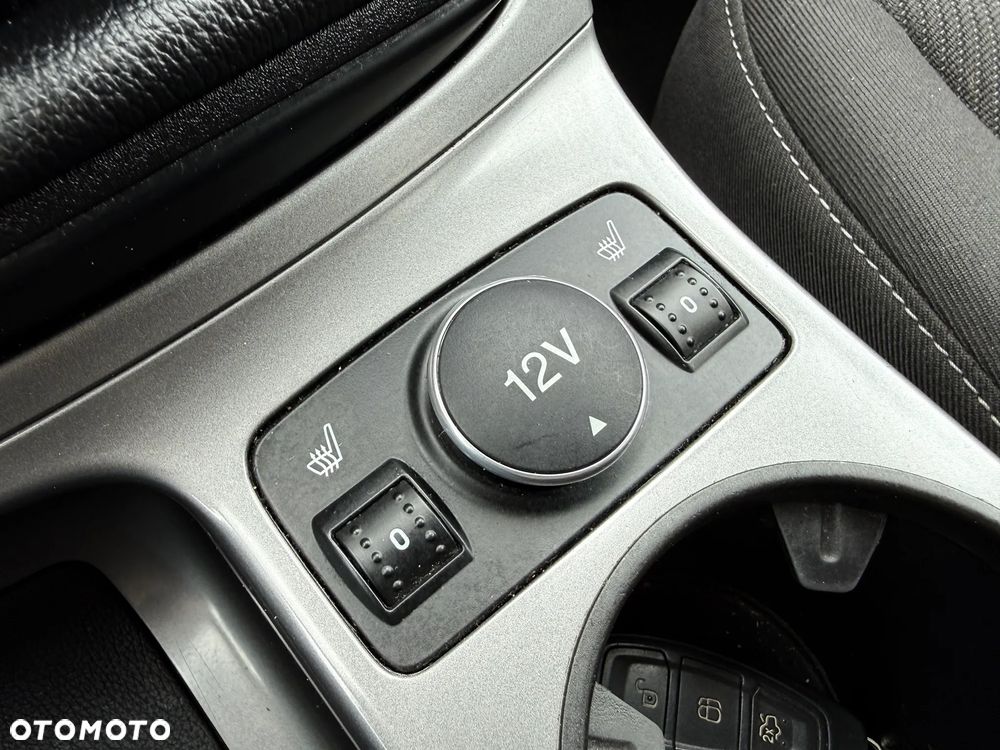 Ford Kuga 2.0 TDCi 2x4 SYNC - 28