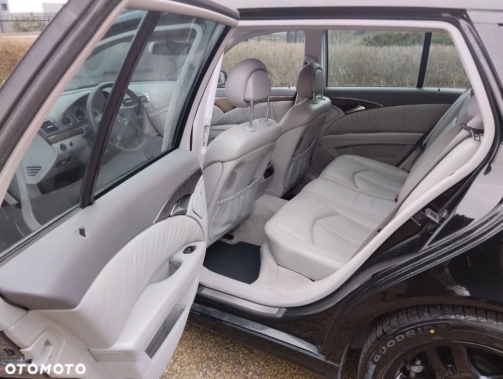 Mercedes-Benz Klasa E 500 7G-TRONIC Avantgarde - 17