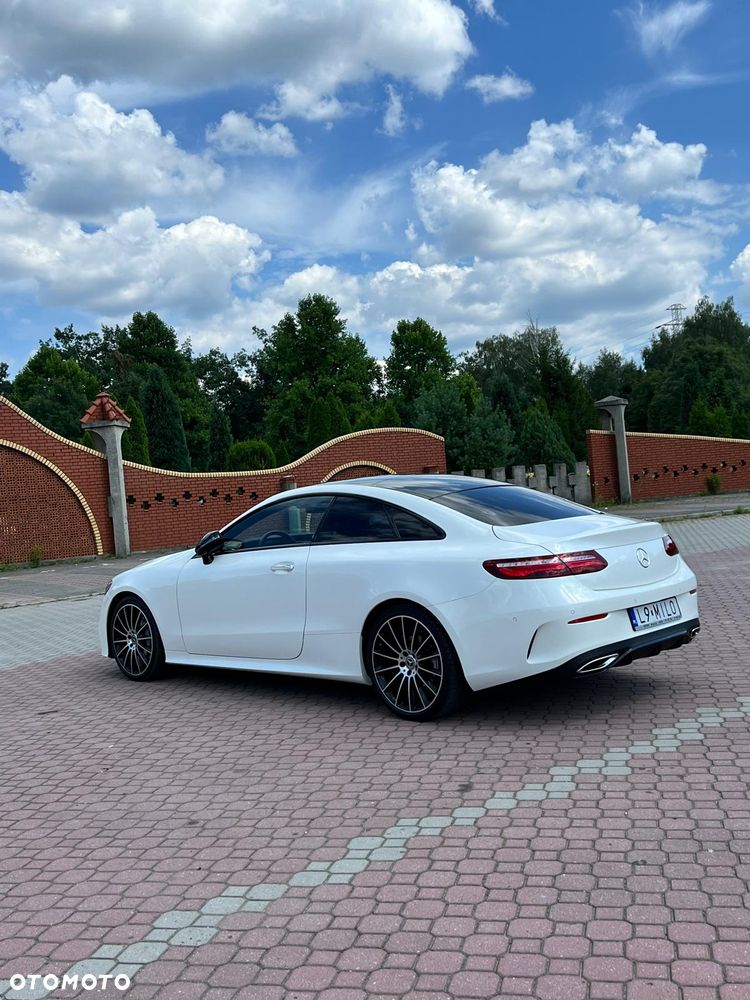 Mercedes-Benz Klasa E 200 4Matic 9G-TRONIC AMG Line - 17