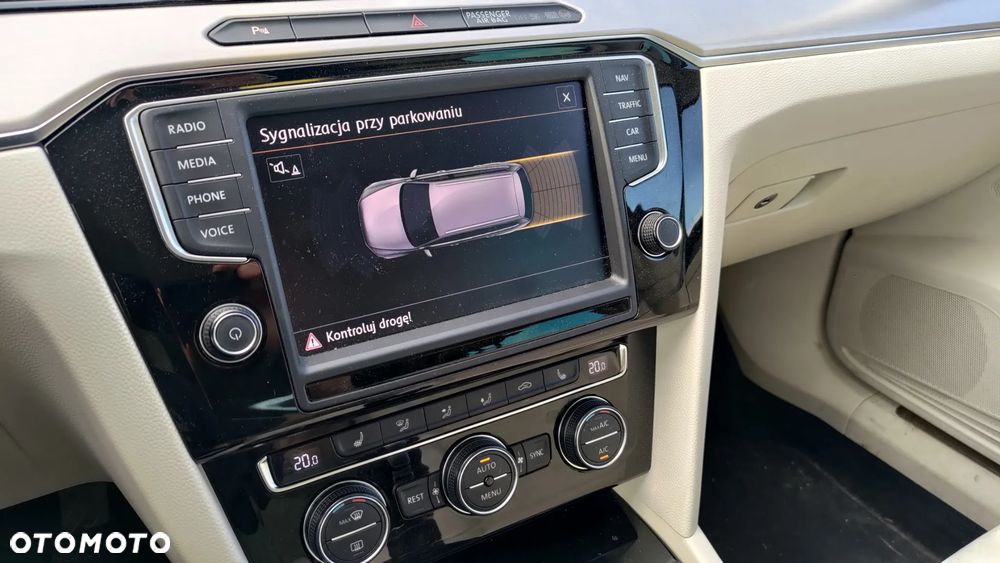 Volkswagen Passat - 33