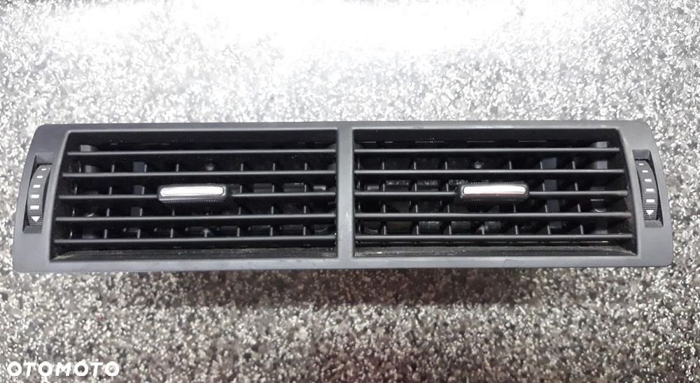 Kratka Środkowa Nawiewu Audi A4 B6 B7