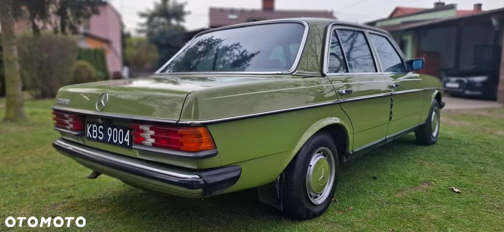 Mercedes-Benz 280 - 28