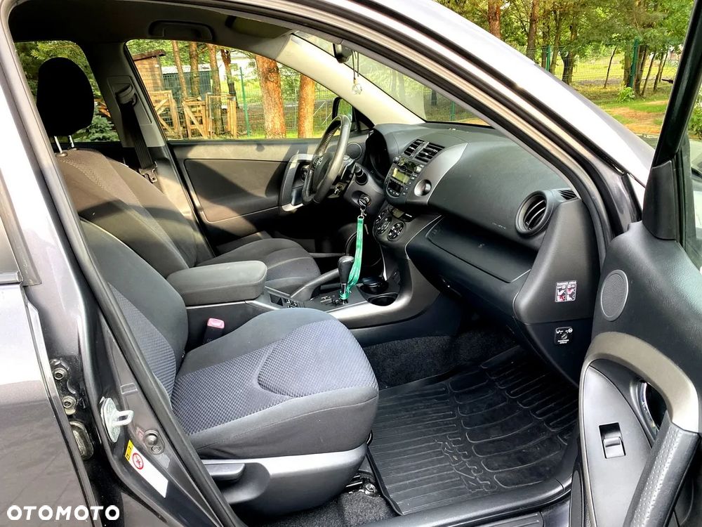 Toyota RAV4 2.2 D-CAT Premium - 29