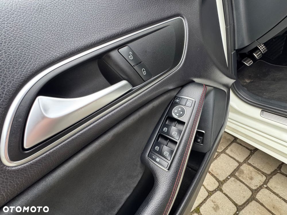 Mercedes-Benz CLA - 26