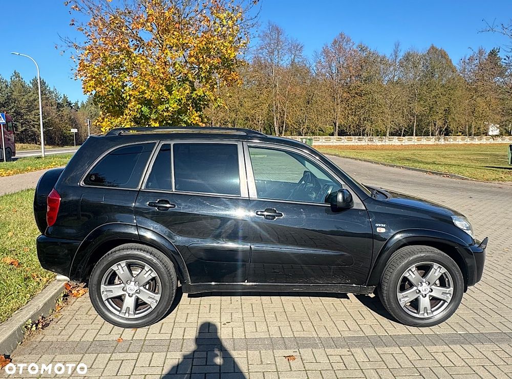 Toyota RAV4 2.0 VVT-i 4x4 - 11