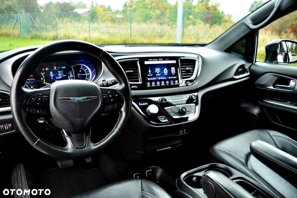 Chrysler Pacifica - 5