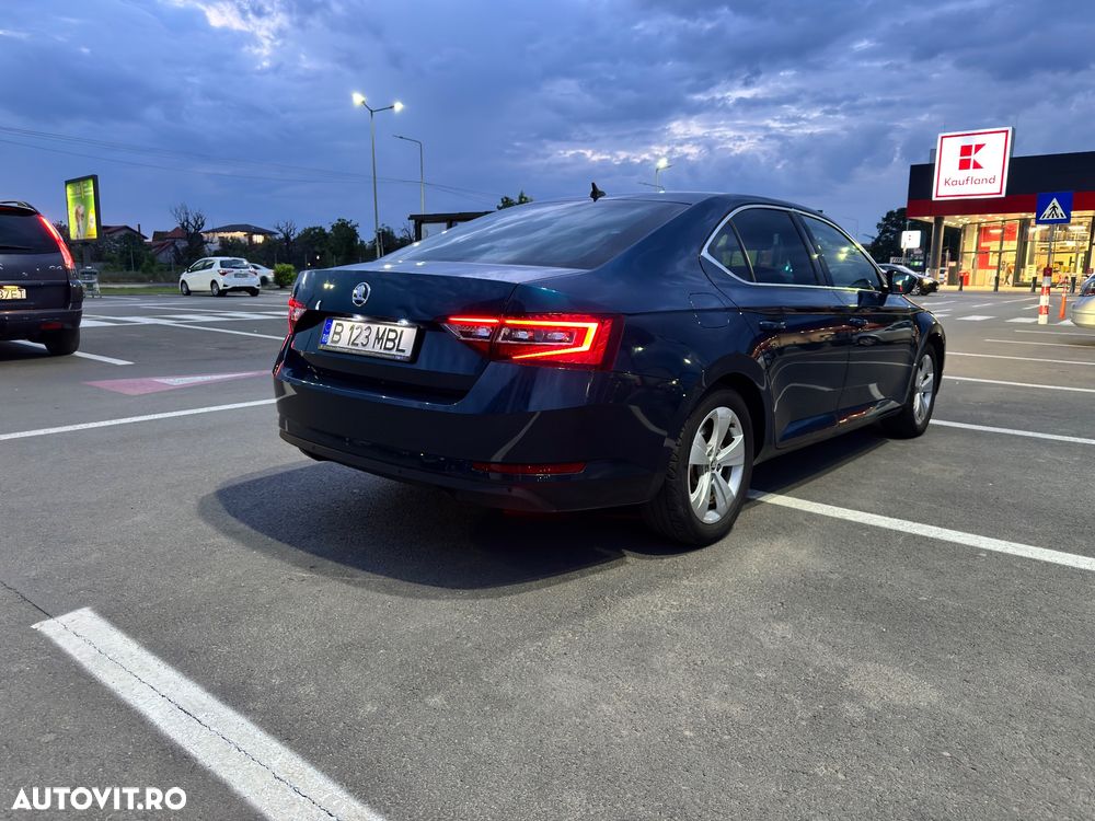 Skoda Superb 2.0 TDI Ambition - 3