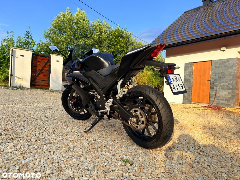 Yamaha YZF - 9