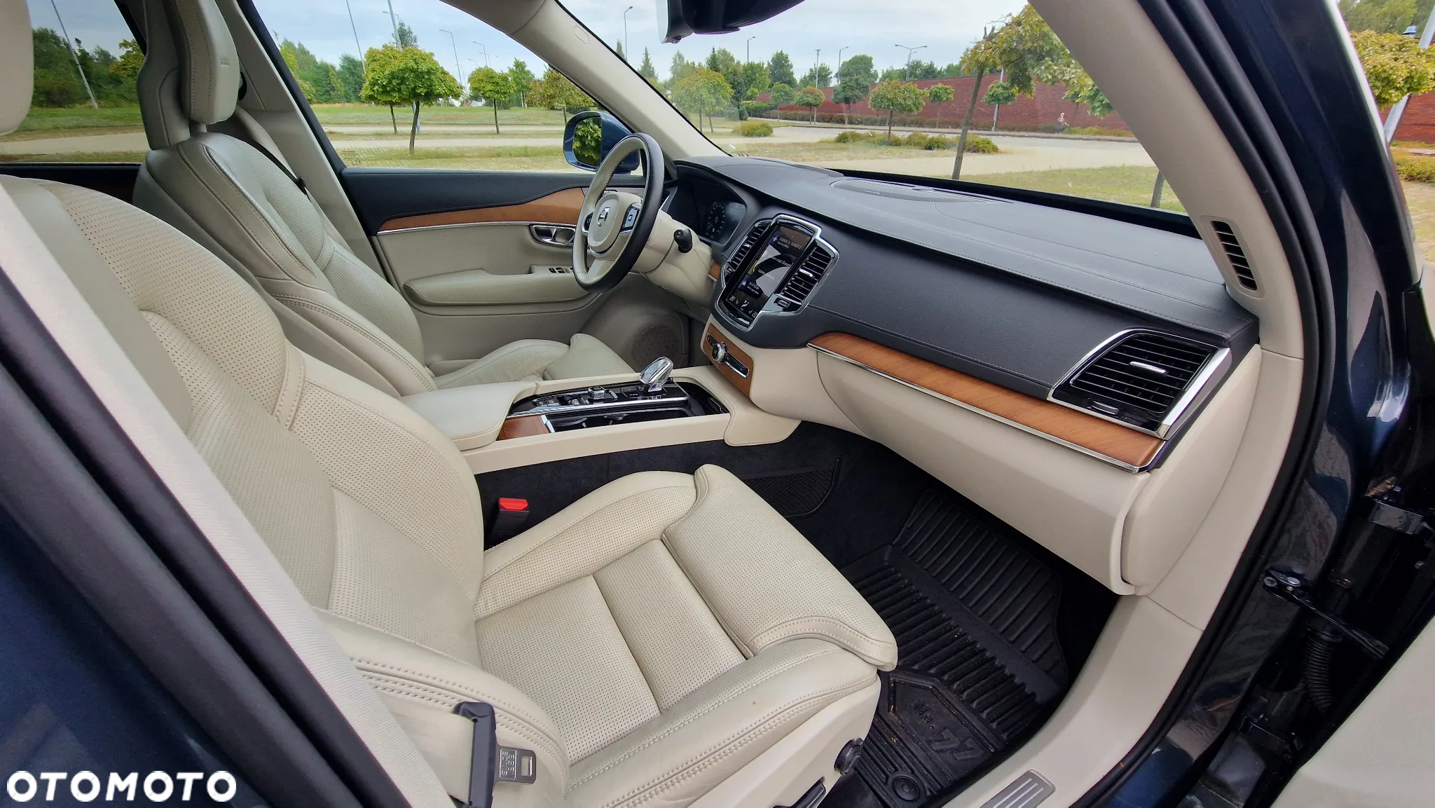 Volvo XC 90 T8 AWD Plug-In Hybrid Inscription 6os - 23