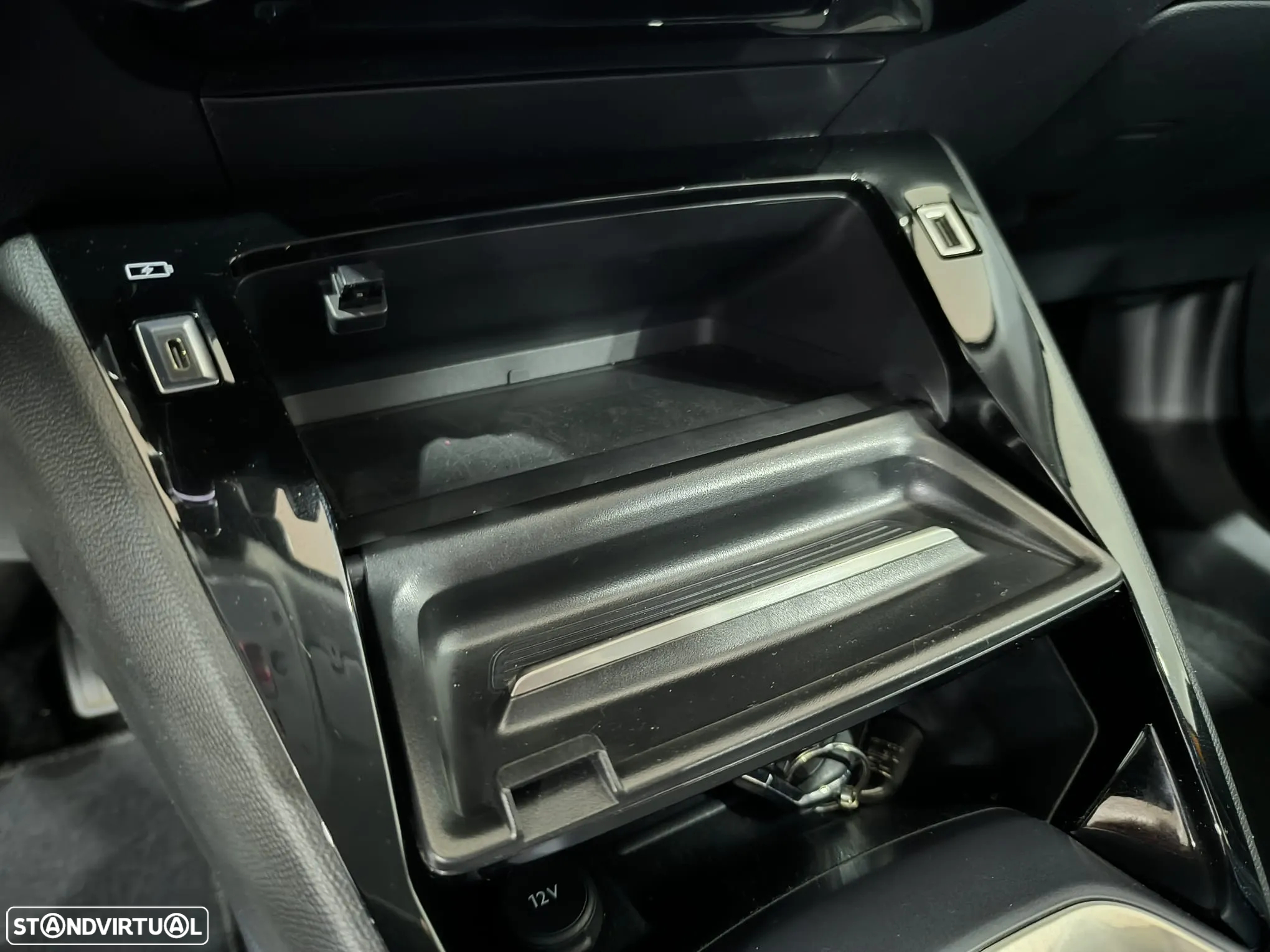 Peugeot 2008 1.2 PureTech Allure - 43