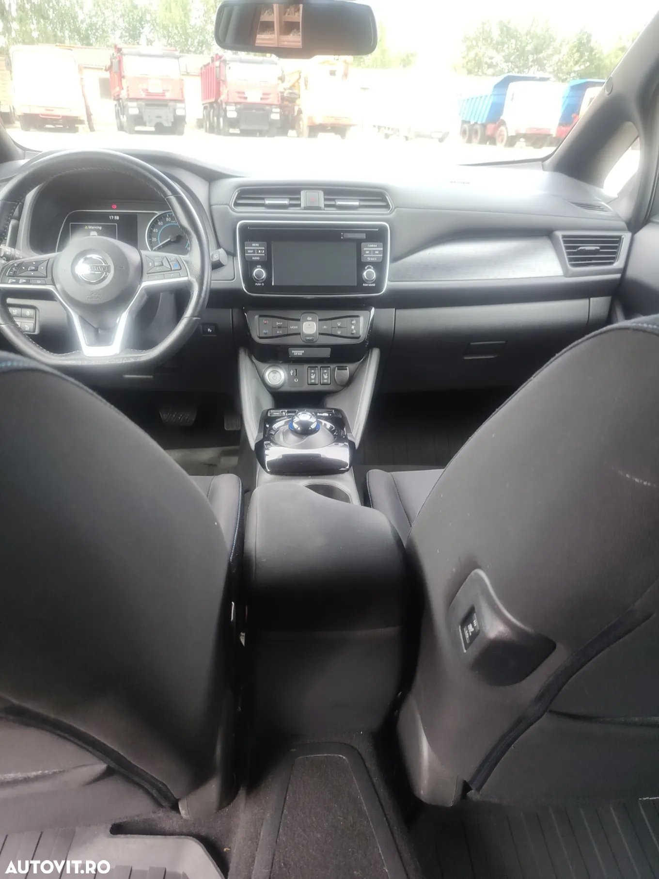 Nissan LEAF N-Connecta - 11