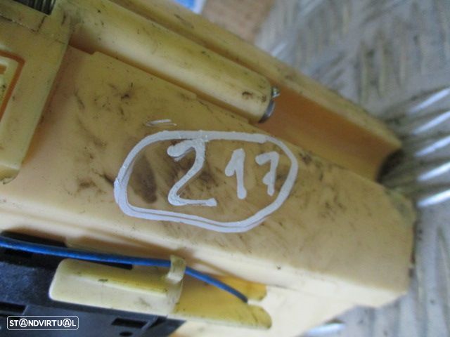 Boia Combustivel 9684995280 PEUGEOT PARTNER 2014 1.6HDI DIESEL CITROEN DS5 2012 2.0HDI DIESEL CITROEN C4 PICASSO 1 2009 1.6HDI 110CV 5P CINZA AZULADO DISEL CITROEN DS5 FASE 1 2013 2.0HDI 163CV 5P BRANCO DIESEL PEUGEOT PARTNER 2 TEPEE B9 FASE 1 2010 1.6HDI 110CV 4P BRANCA - 2