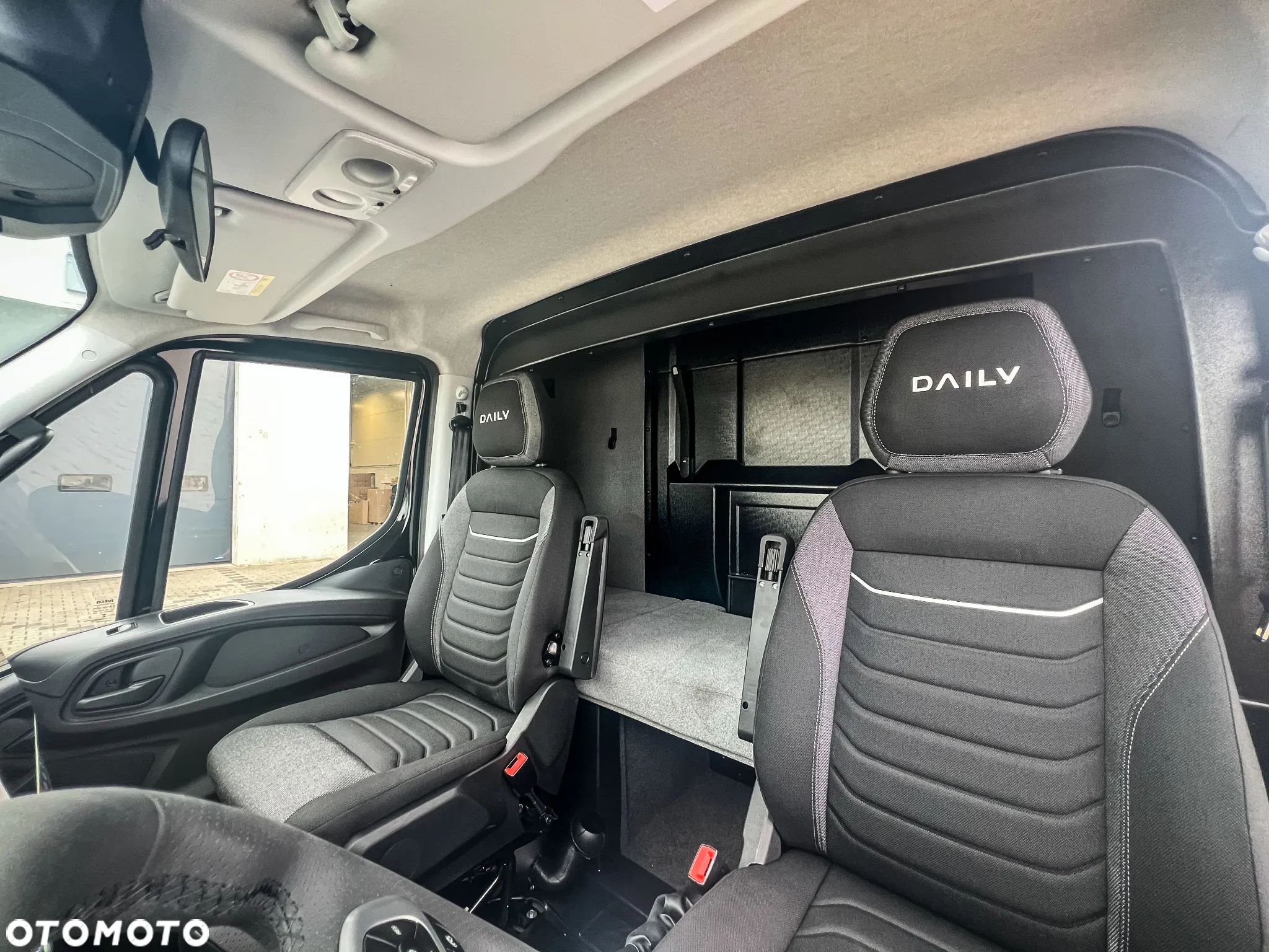 Iveco DAILY 35S18HA8 - 25
