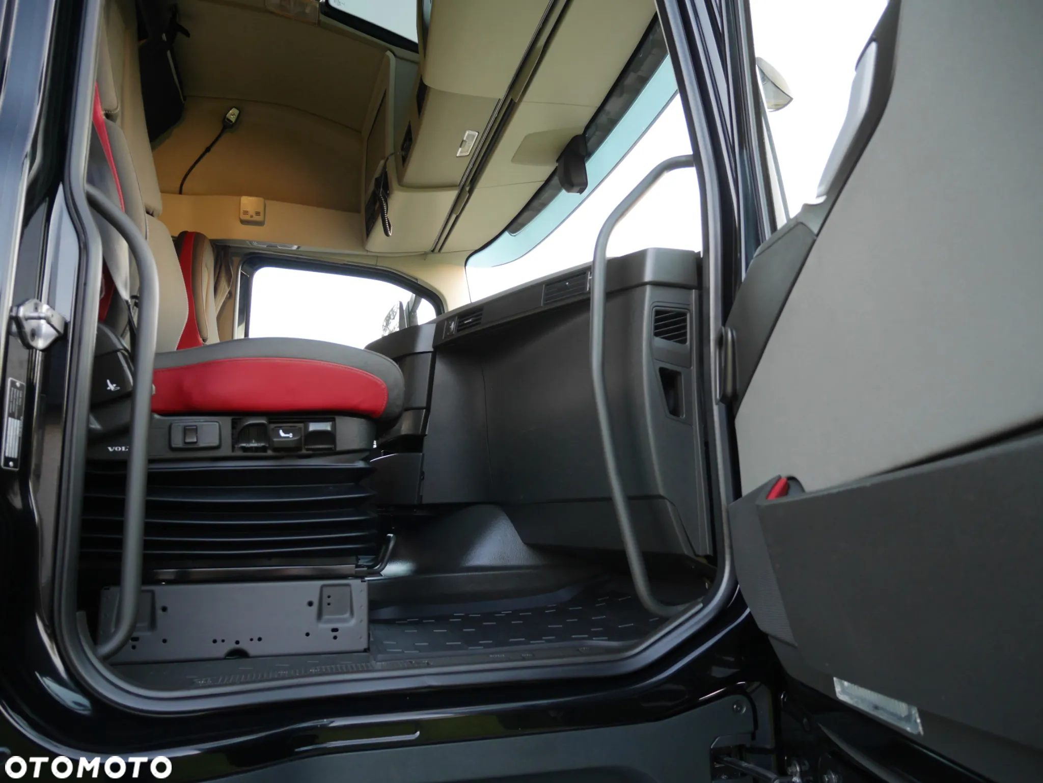 Volvo FH 4/ 500KM/ LOW-DECK/MEGA/ EURO-6/ KLIMA POSTOJOWA - 29