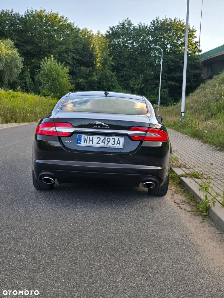 Jaguar XF 2.0 T Luxury - 5