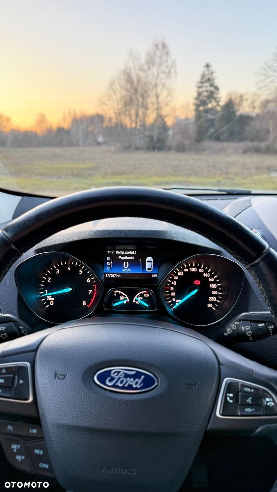 Ford Kuga 1.5 EcoBoost 2x4 Titanium - 11