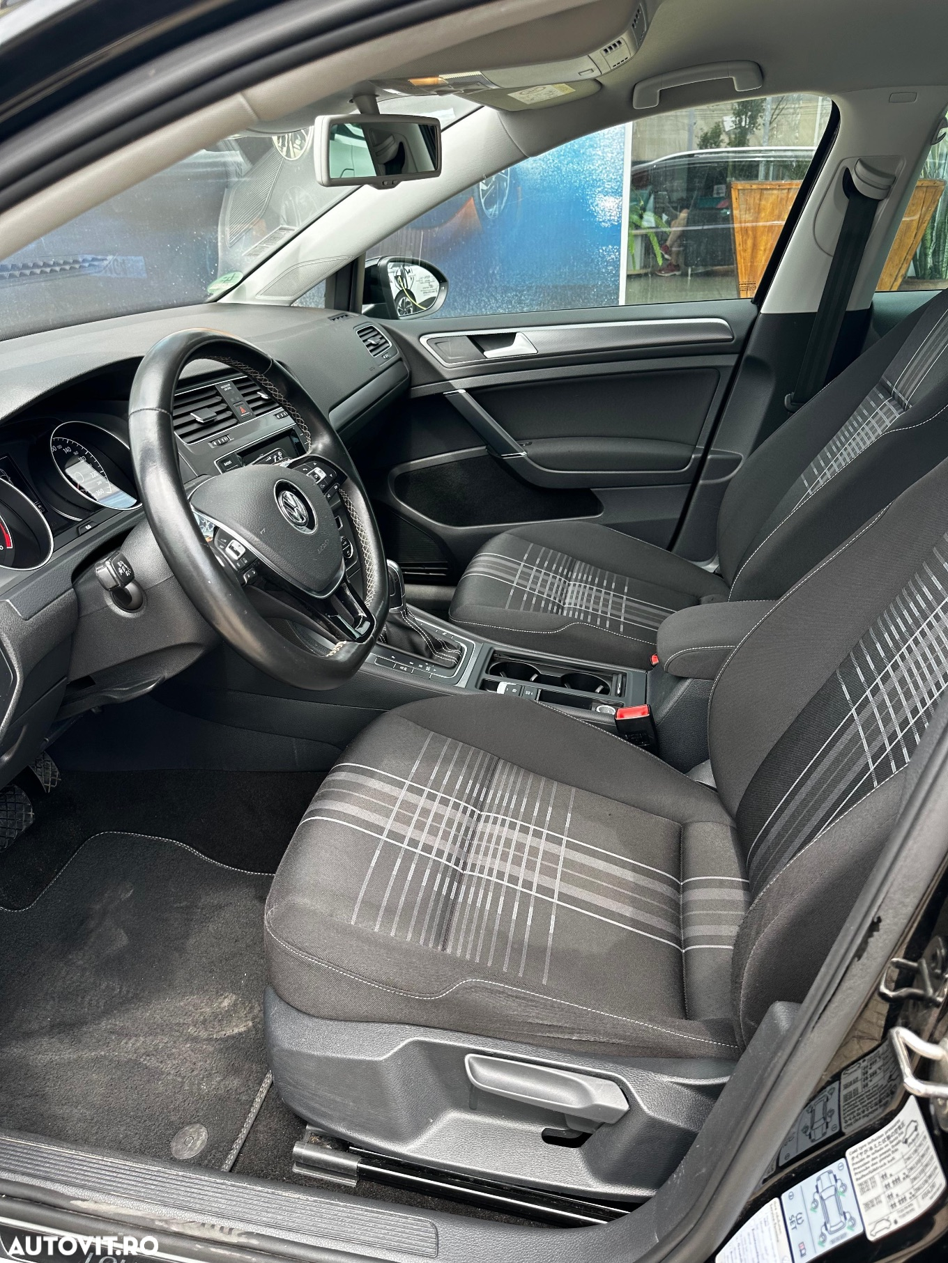 Volkswagen Golf 1.6 TDI BlueMotion Technology DSG Lounge - 12