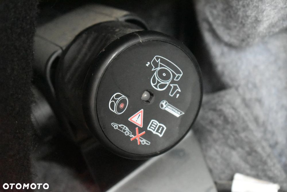 Mercedes-Benz CLA 200 7G-DCT UrbanStyle Edition - 36