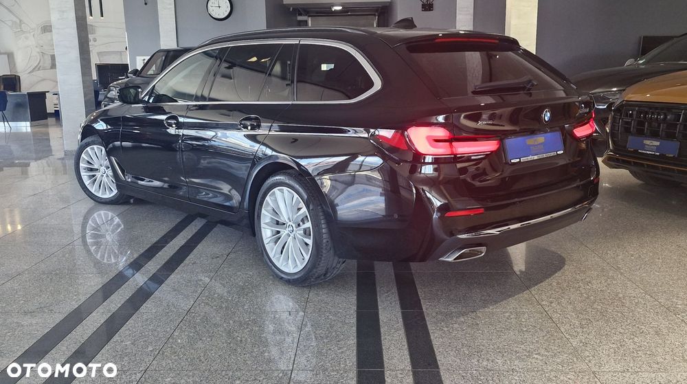 BMW Seria 5 520d xDrive Luxury Line - 2