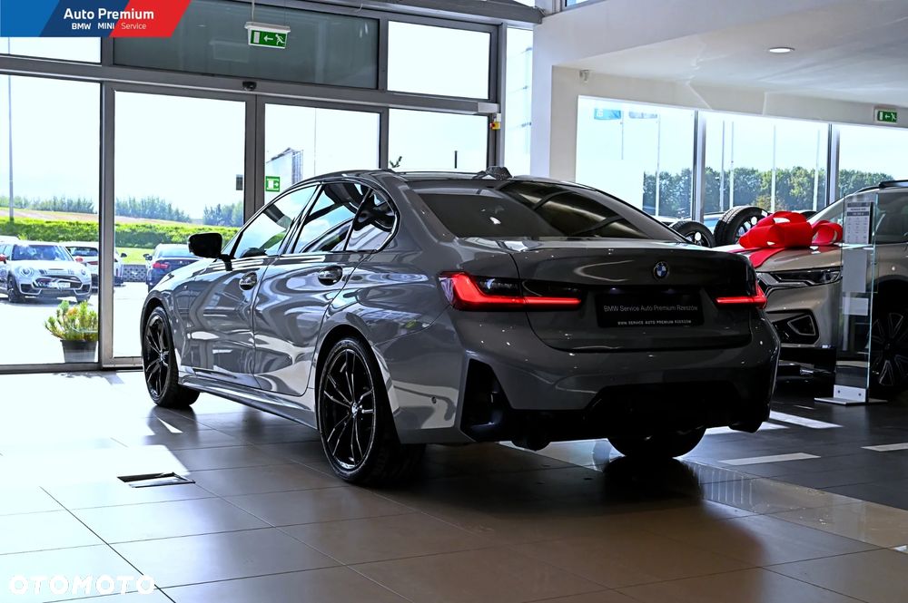 BMW Seria 3 330i xDrive M Sport - 22