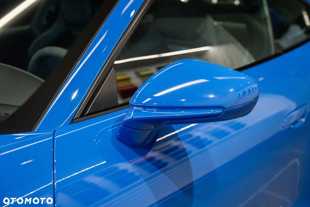 Porsche 911 Carrera 4 GTS - 21